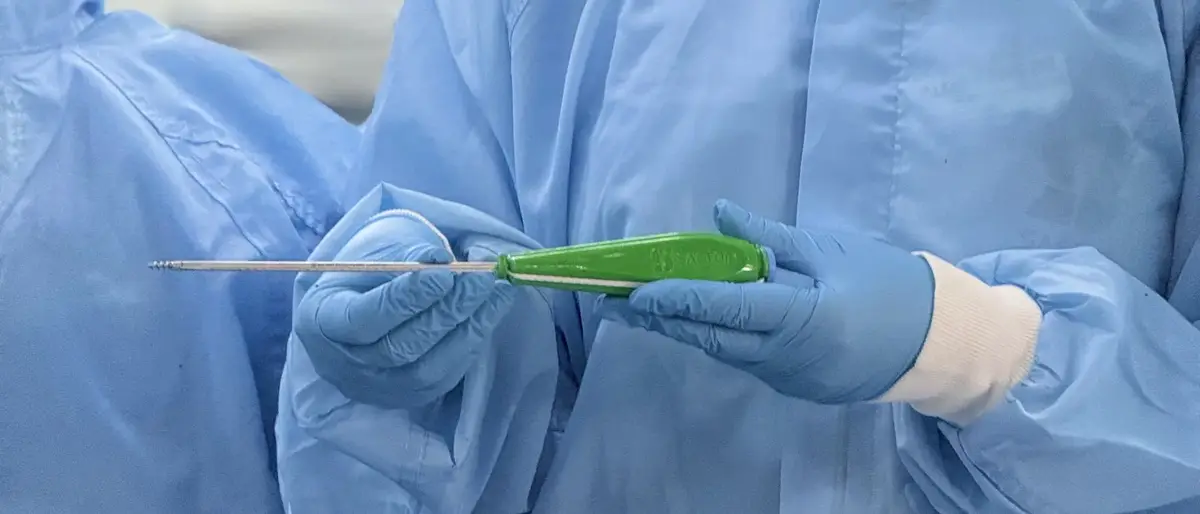 Surgical instrument handled with gloves in the clean room